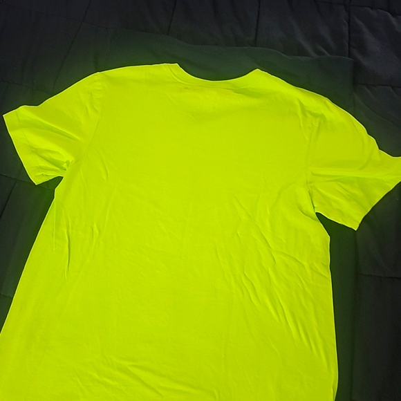 Nike lime green tshirt - Picture 3 of 4